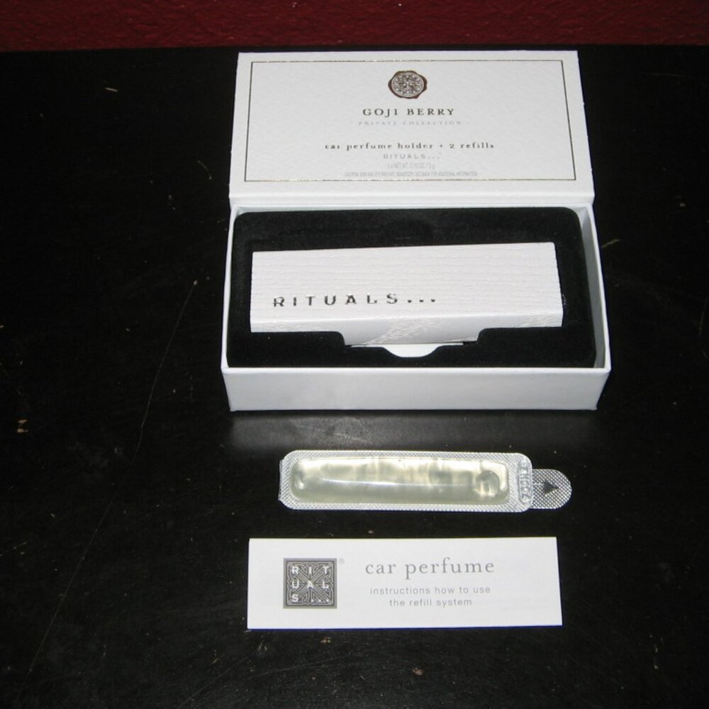 Rituals Goji Berry Car perfume holder w/2 strips total - Picture 3 of 3